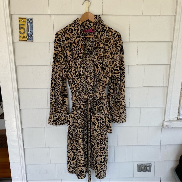 PJ Salvage Other - PJ Salvage Fleece Leopard Animal Print Bathrobe size Medium